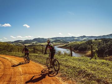 Vela e Mountain bike